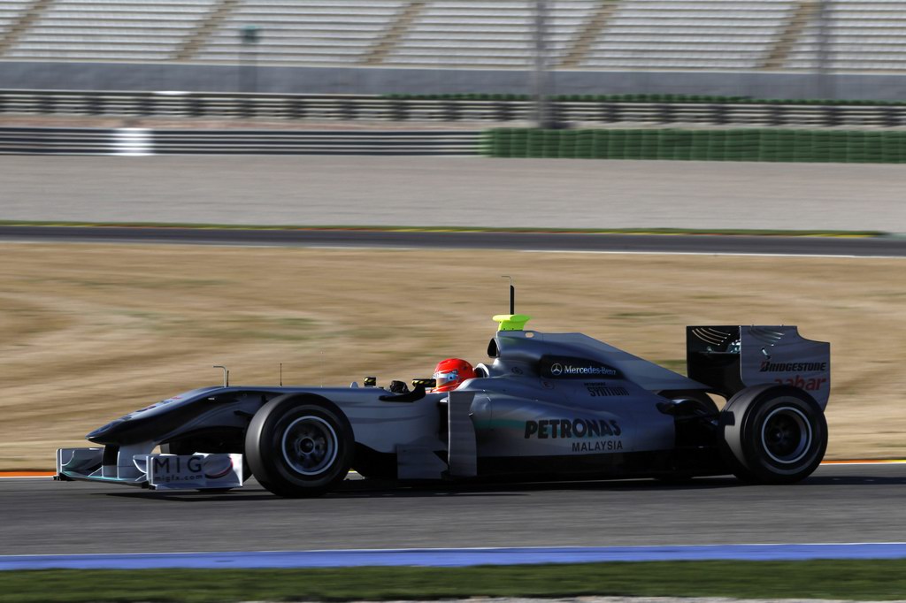 Test Valencia primi km, 2010 Formula One Testing
Valencia, Spain. 1st February 2010.
Michael Schumacher, Mercedes GP W01. Action.    
World Copyright: Andrew Ferraro /LAT Photographic 
ref: Digital Image _Q0C1284